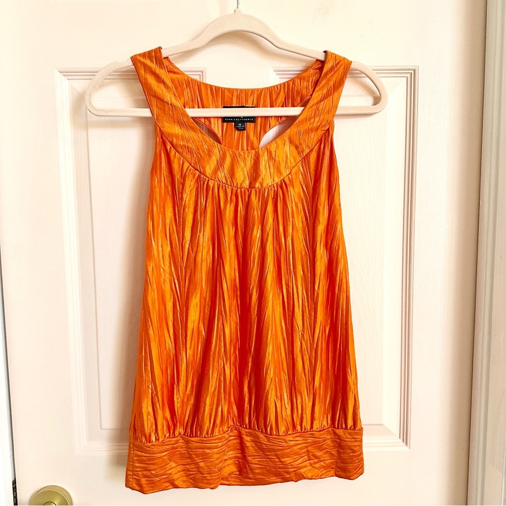 Orange iz byer tank